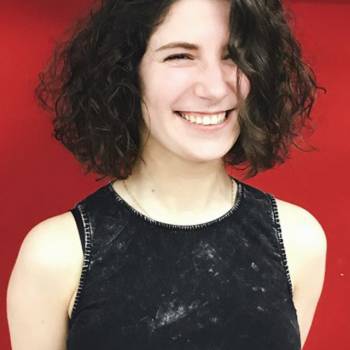 Стрижка на вьющихся локонах 