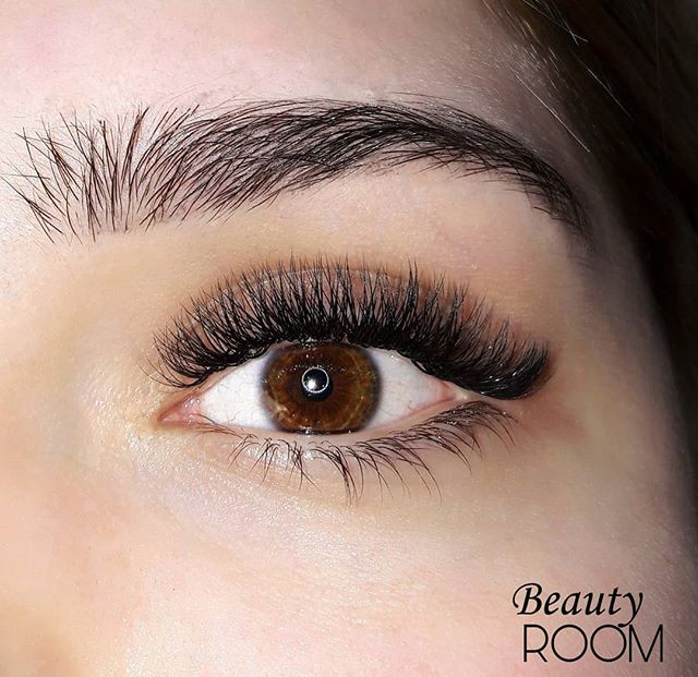 Нарощування вій нарощення ефект стрілки лисичка, фото - Студія краси Beauty Room