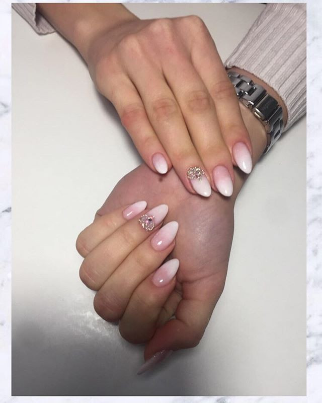 Ніжний манікюр нюдовий на довгі нігті, фото - Нігтьова студія Nail Studio