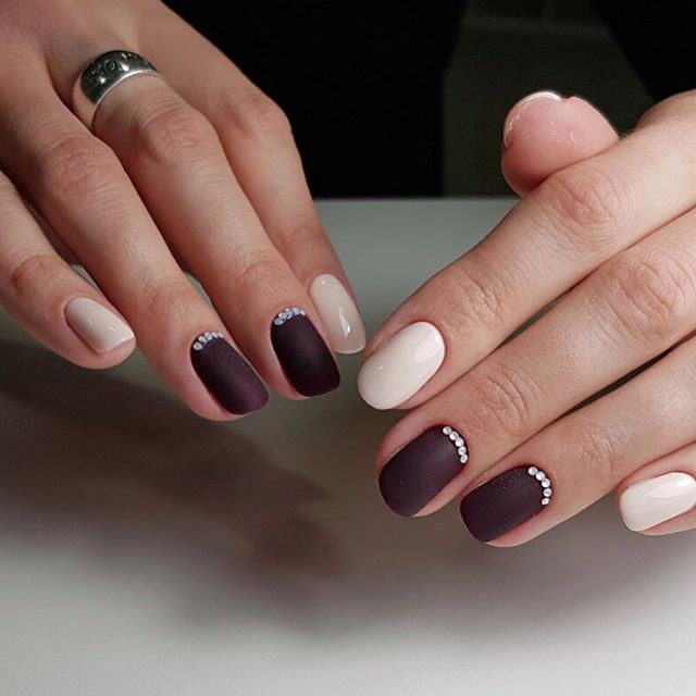 Матовий манікюр на квадратні нігті зі стразами, фото - Нігтьова студія Esthetics Nails