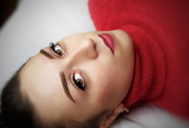 Пудрові брови перманентний макіяж брів, фото - Студія краси Browbar