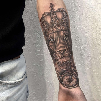 Черно-белая тату
                    Тату мастер Анастасия Боярская Одесса