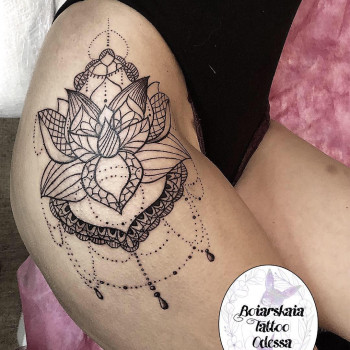 Черно-белая тату
                    Тату мастер Анастасия Боярская Одесса