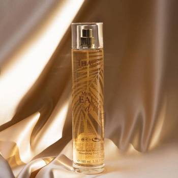 Перед процедурами ухода за телом зажгите свечу или распылите