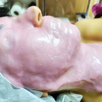 Активатор молодости, ультраомолаживающий уход INFINITY
                    Косметолог-эстетист Ирина Киев