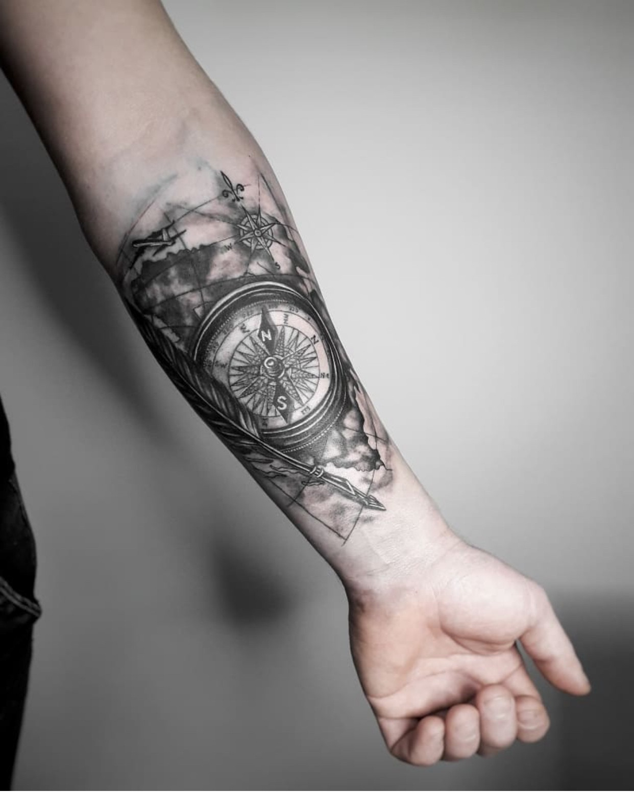 Для хлопців на передпліччі реалізм, фото - Тату салон Black Ink Tattoo Studio