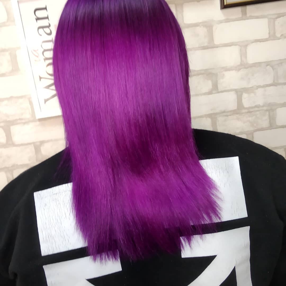 Колорирование фиолетовый цвет волос баклажановый, фото - Салон красоты Beauty Room Mark Fashion