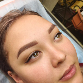 Перманентный макияж (татуаж)
                    Мастер перманентного макияжа Лариса Хмельницкий