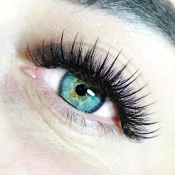 Наращивание Ресниц
                    Салон красоты The Sisters Одесса