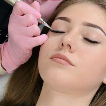 Коррекция татуажа
                    Косметологический центр The Legend Киев