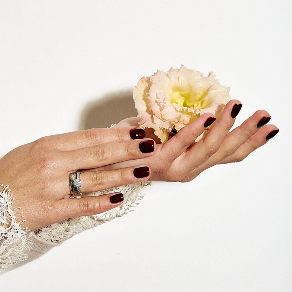Бордовий манікюр на квадратні нігті однотонний (монохромний), фото -  Ten`s nailkitchen