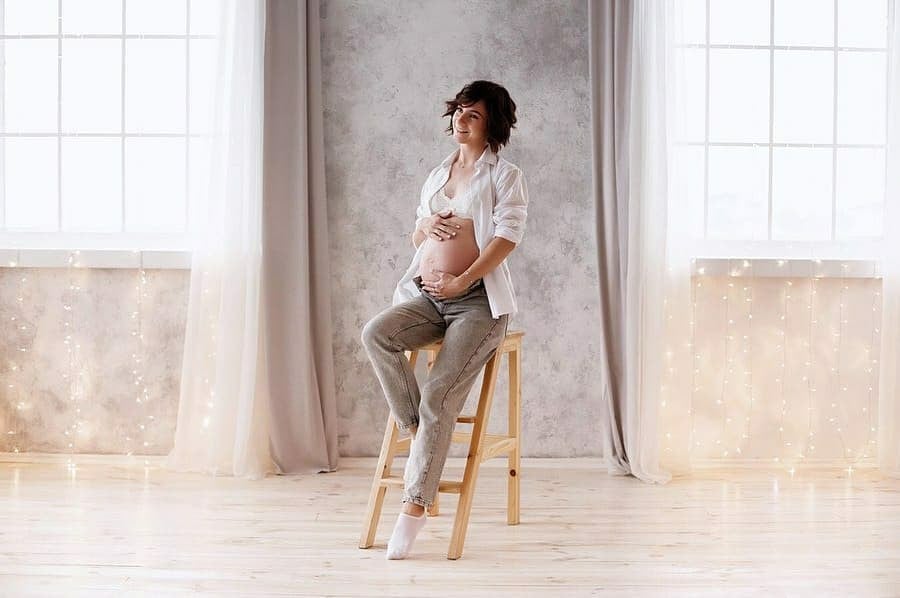 Фотосесія вагітності у студії ніжна, фото - Фотостудiя Place Photostudio