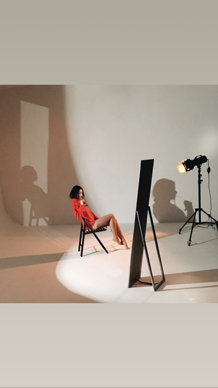 Фотосесія із дзеркалом індивідуальна, фото - Фотостудiя Mozaik Studio