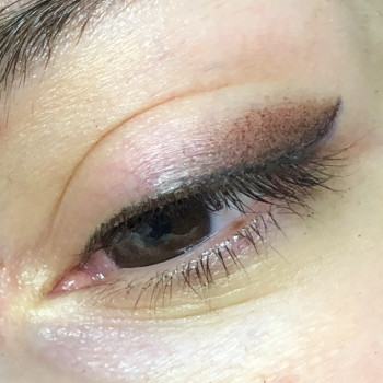 Перманентный татуаж: губы, брови, стрелка, межресничка
                    Майстер перманентного макіяжу Юля Харків