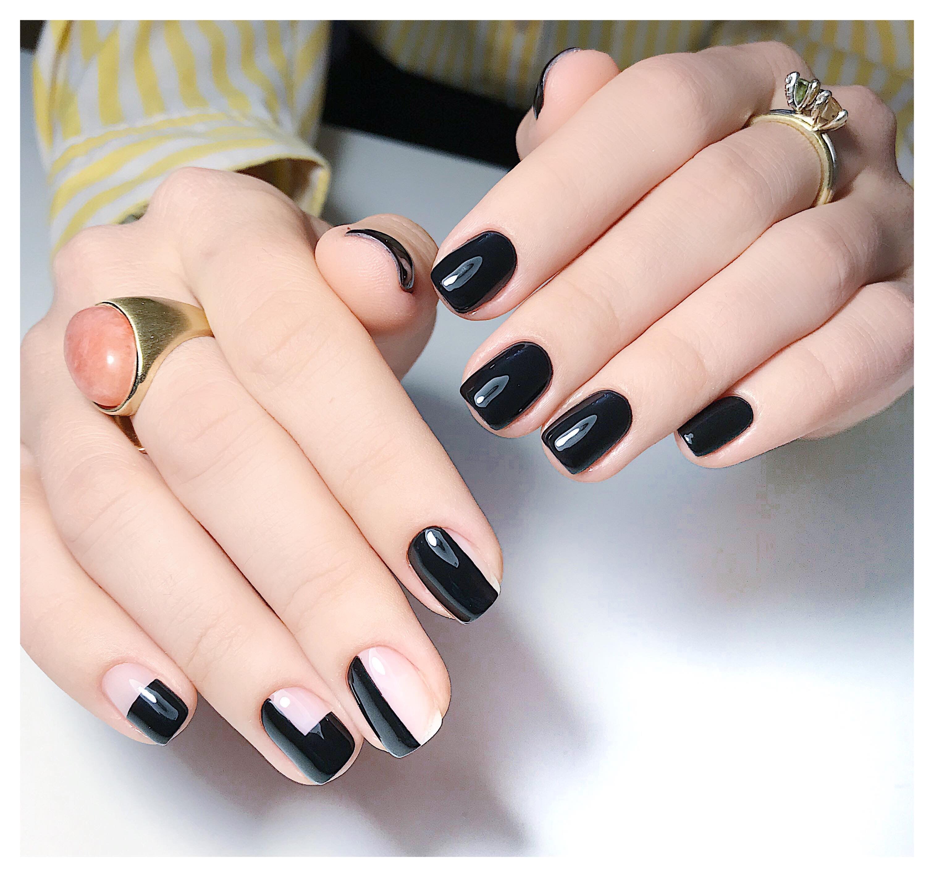 Нюдовий манікюр чорний геометрія, фото - Нігтьова студія Happy Nail House