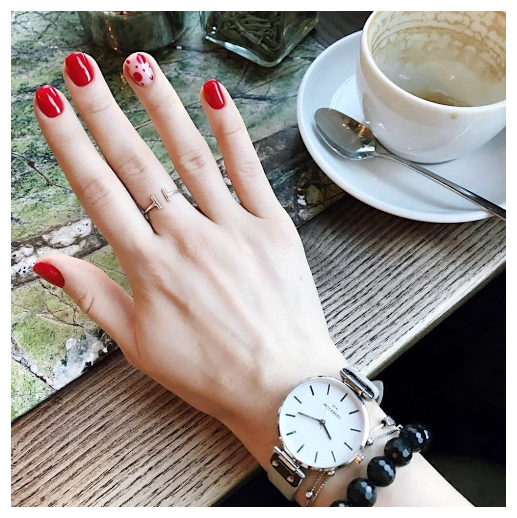 Червоний манікюр з малюнком яскравий, фото - Нігтьова студія Happy Nail House