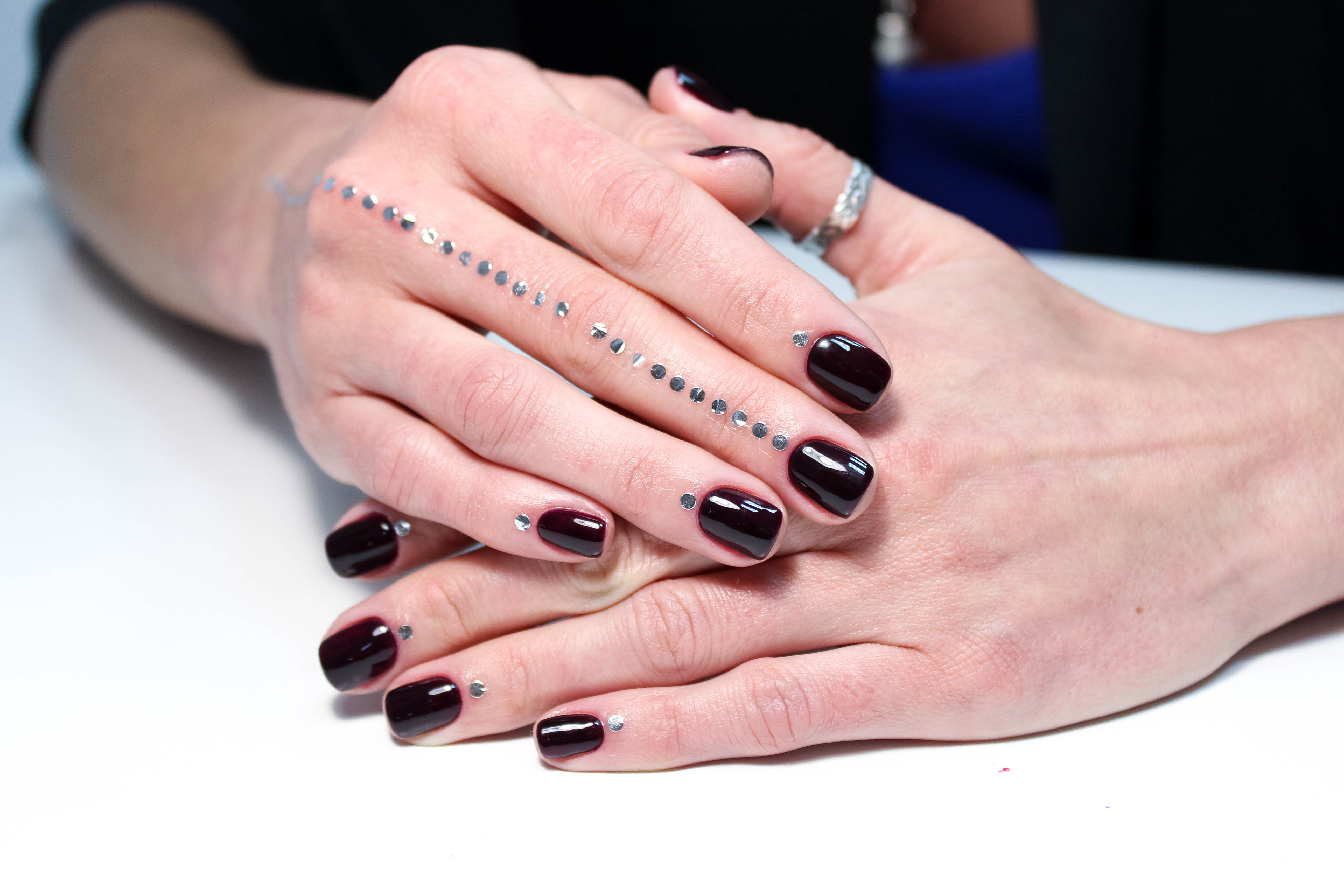 Готовое однотонное покрытие гельлаком, фото - Нігтьова студія Happy Nail House