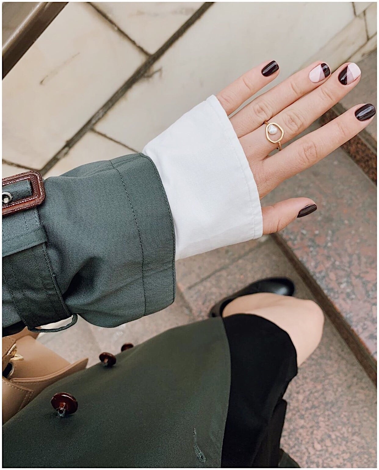 Нюдовий манікюр геометрія темний, фото - Нігтьова студія Happy Nail House