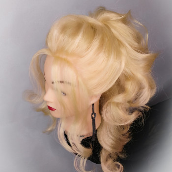 Высокий хвост из локонов