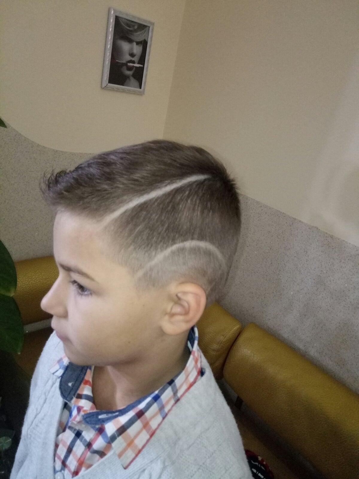 Стрижка для хлопчика Малюнок на волоссі (hair tattoo), фото - Перукар Александра Яворская