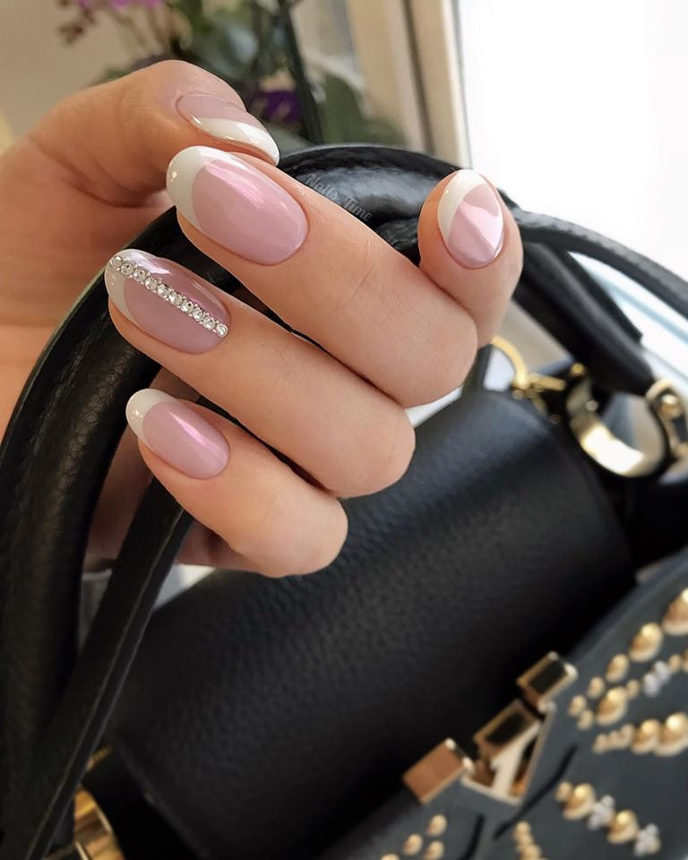 Нежный маникюр французский розовый, фото - Ногтевая студия Nails Time