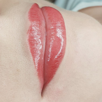 Акварельні губи
                    Мастер перманентного макияжа Юліана Ивано-Франковск