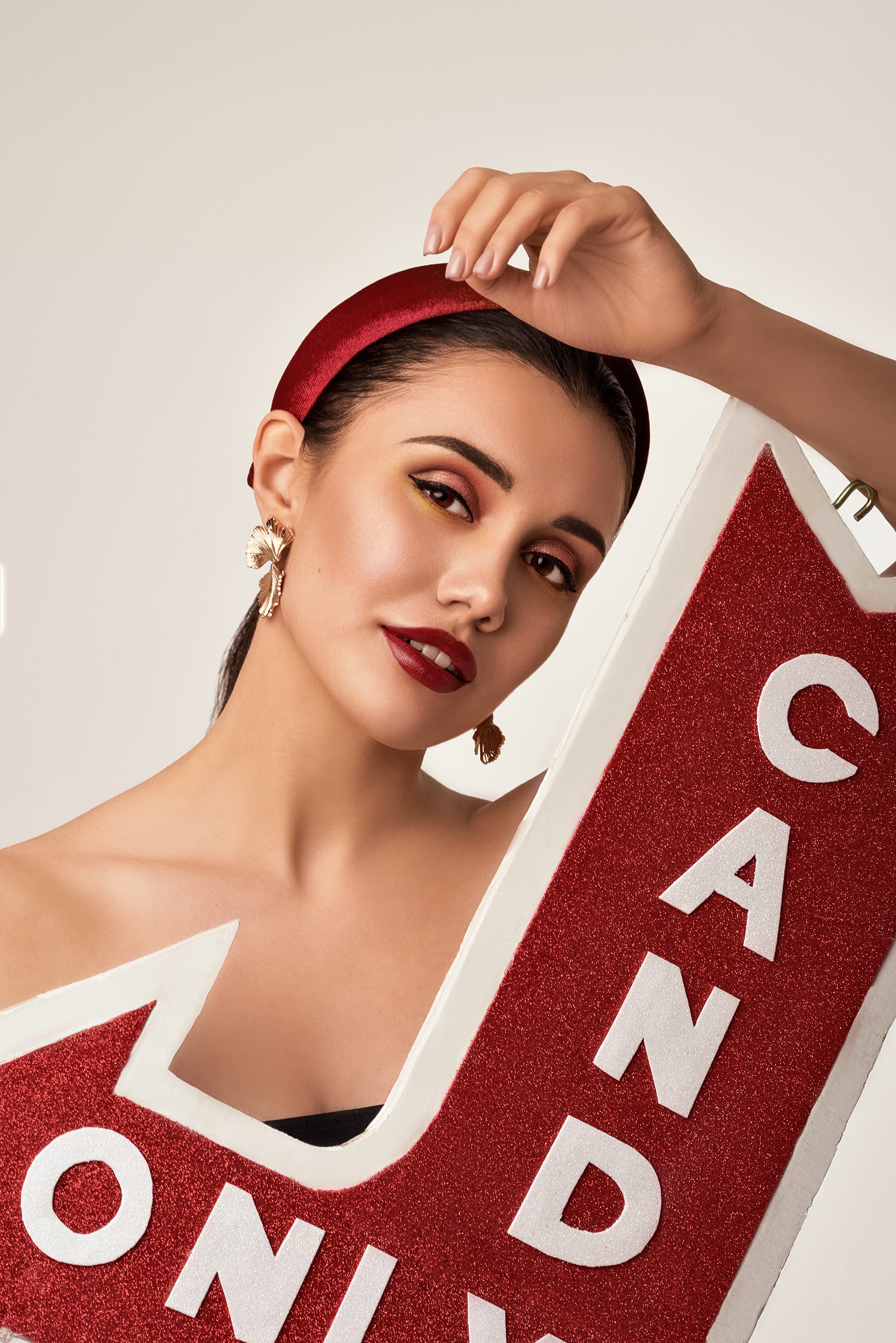 Фотосесія у студії на білому тлі яскрава, фото - Візажист Елена Жданова