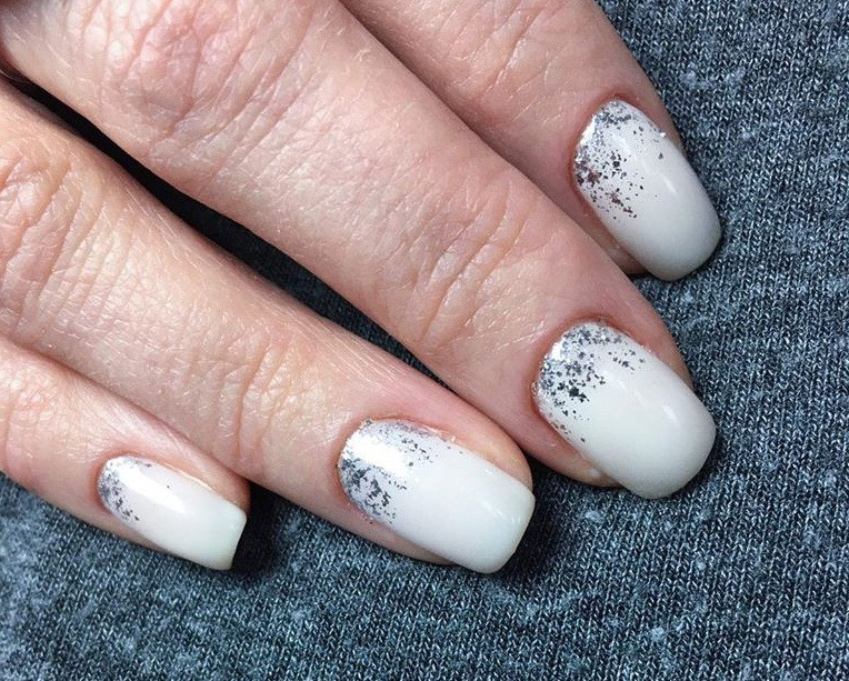 Білий манікюр на короткі нігті ніжний, фото - Нігтьова студія Terrace Nails Studio