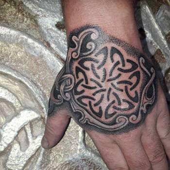Тату мужские на кисти кельтский узор, фото - Тату салон Tattoo Art