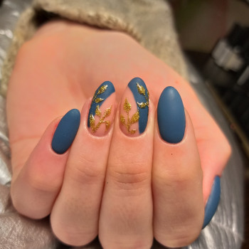 Маникюр (обрезной, не обрезной)
                    Мастер маникюра Елена Зайкан Днепр