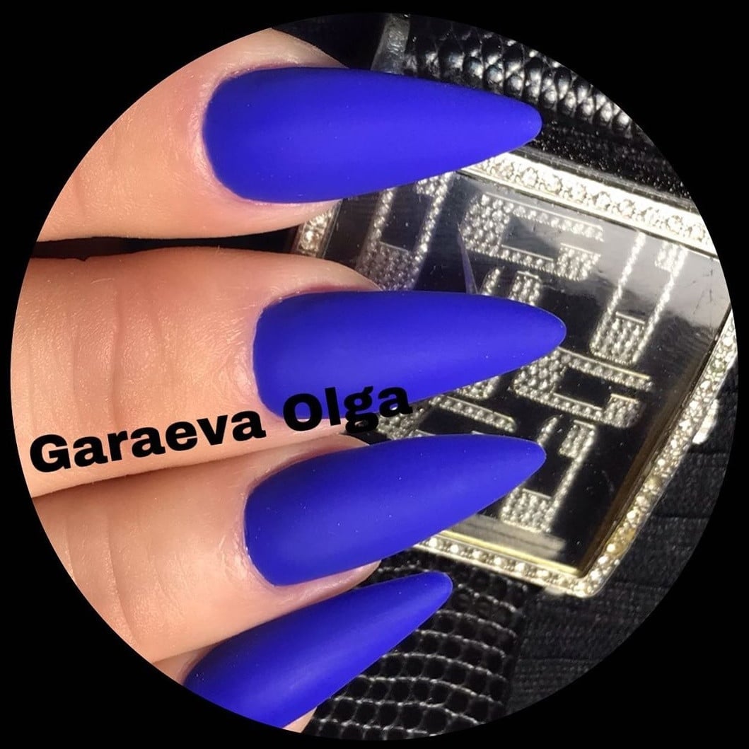 Синій манікюр на довгі нігті гострі, фото -  European Nail School Garaeva Olga