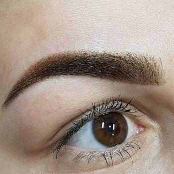 Пудровые брови.