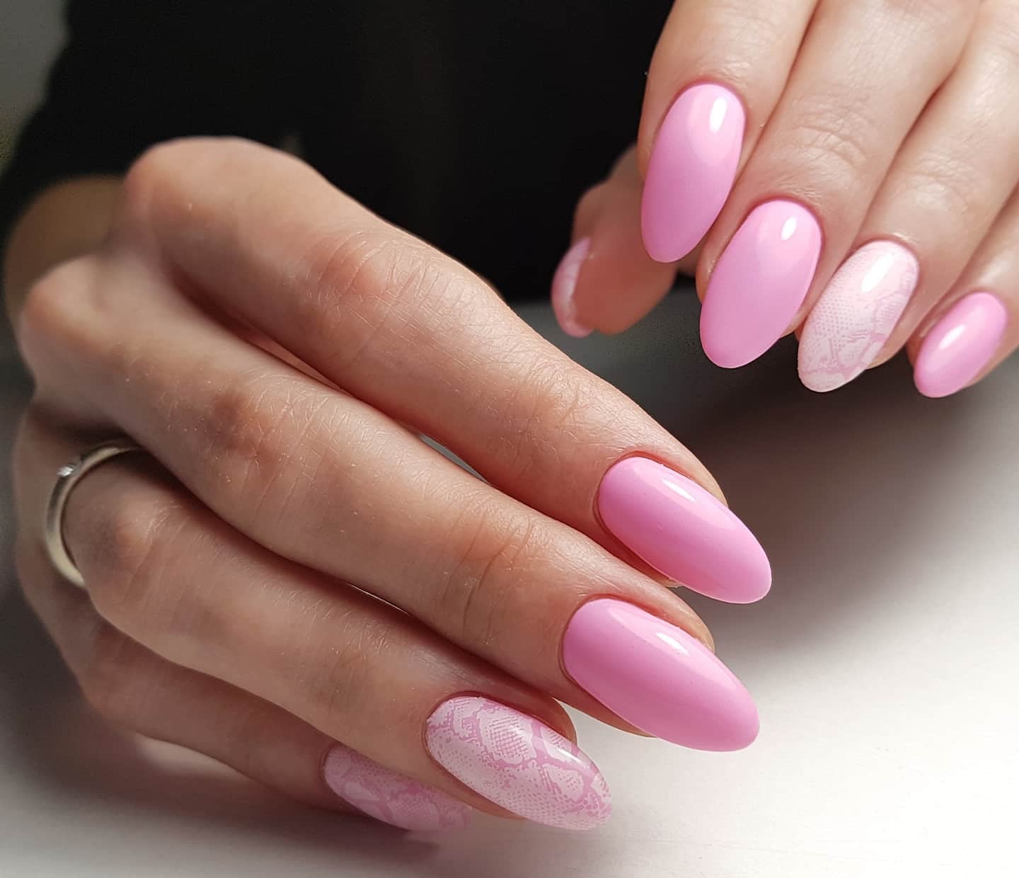 Нежный маникюр розовый на длинные ногти, фото -  Sapphire Nails
