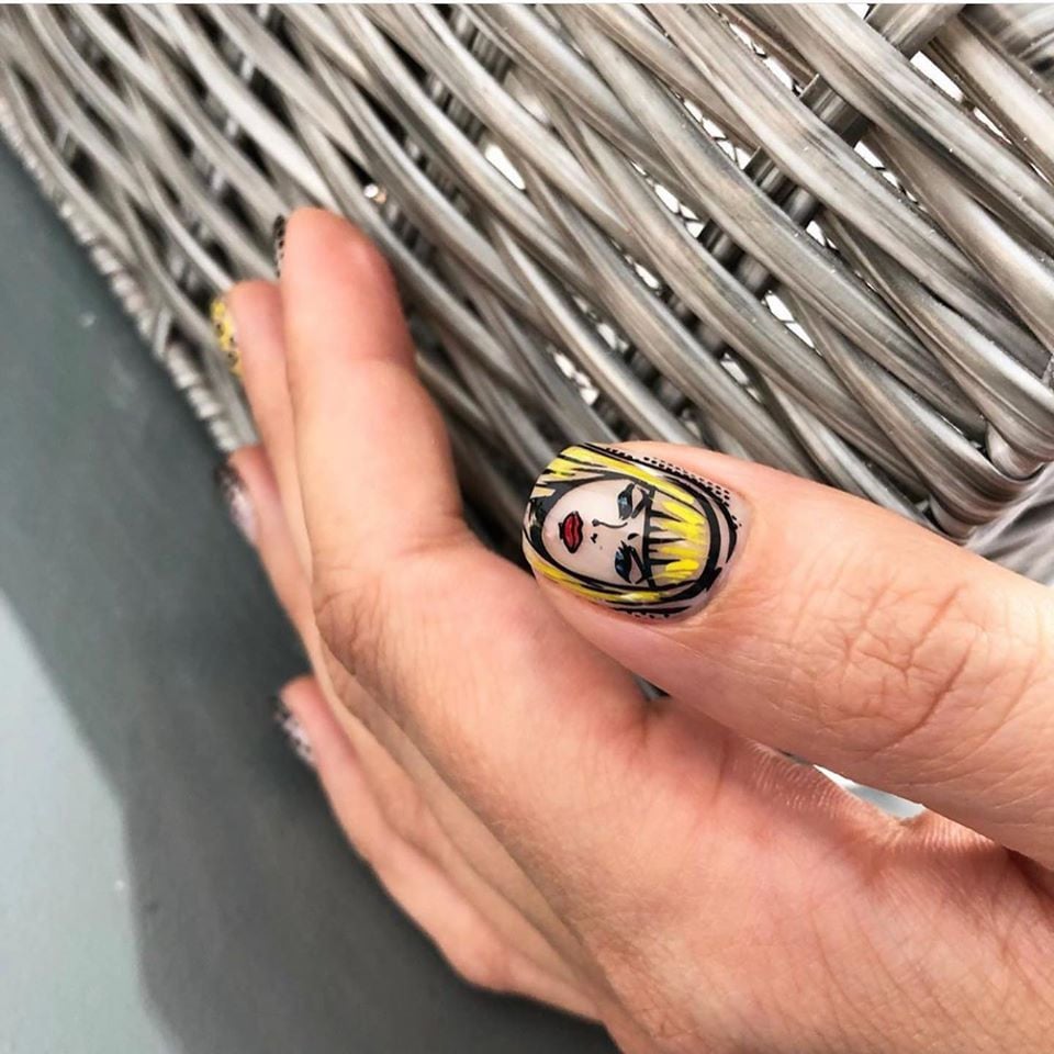 Маникюр с рисунком яркий необычный, фото -  Nail Rish Bar