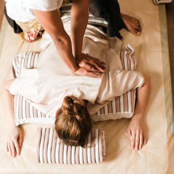 Традиционный тайский массаж в тайском СПА КИНАРИ, фото - спа-салон Кинари