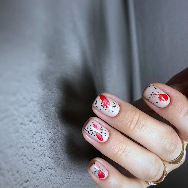 Манікюр на короткі нігті з малюнком яскравий, фото -  MAKE UP MY NAILS