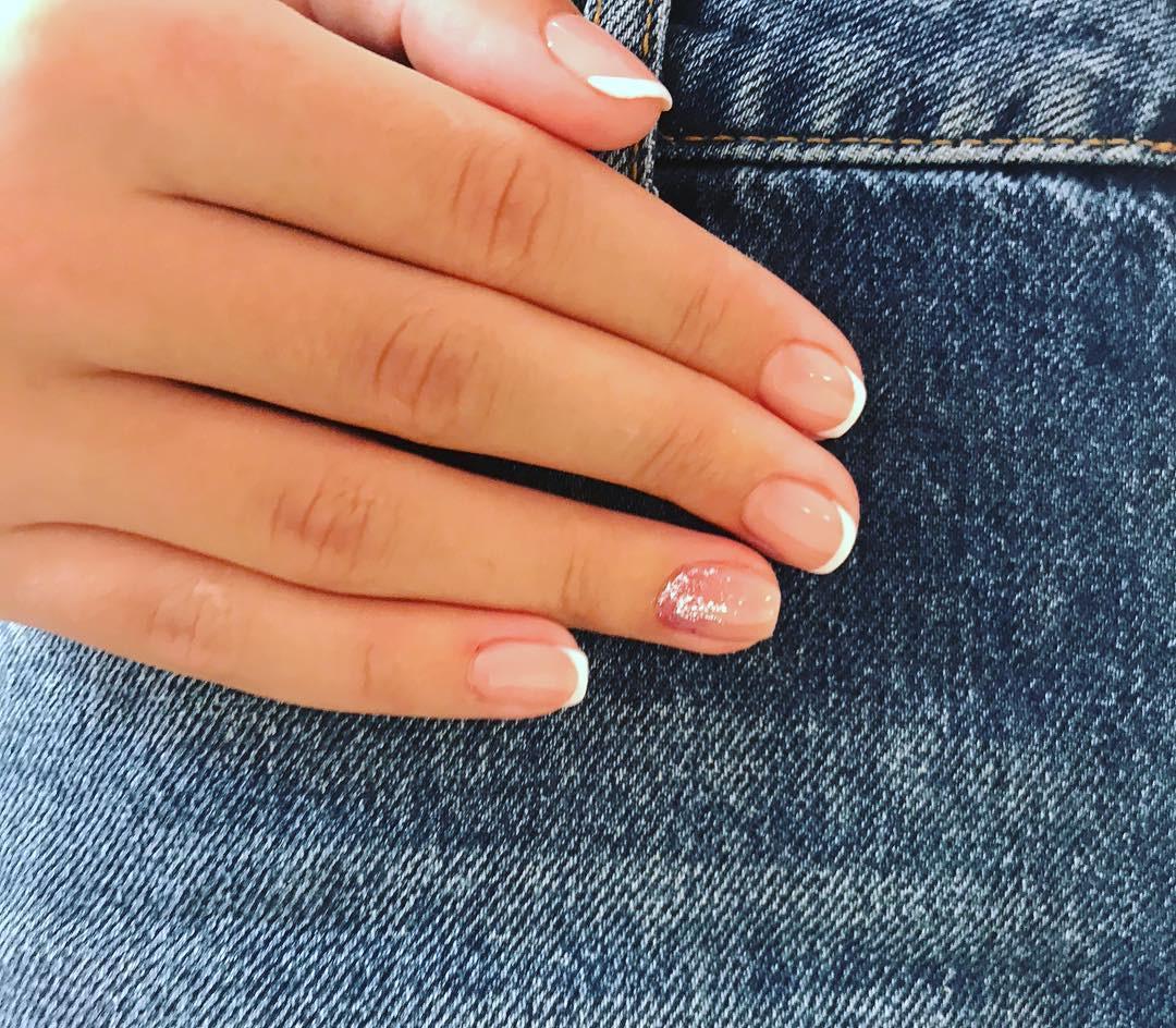 Манікюр на короткі нігті ніжний нюдовий, фото -  Pati Nail Room