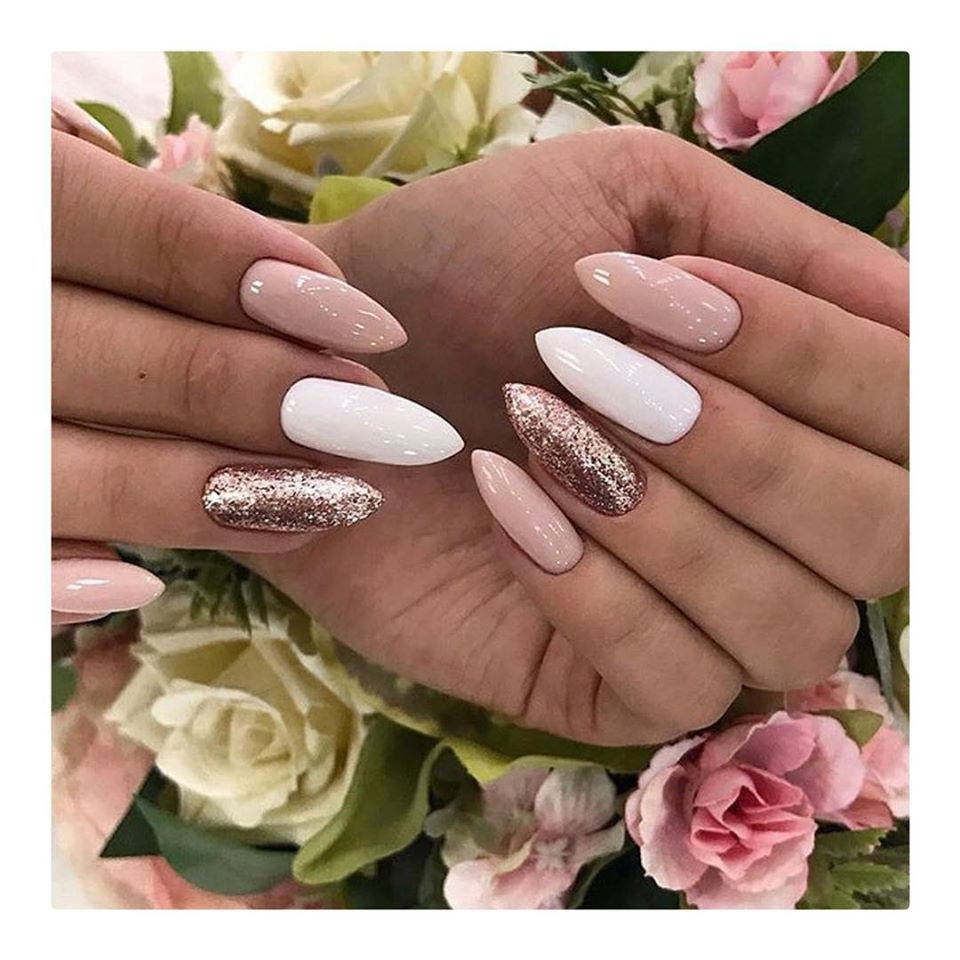 Ніжний манікюр нюдовий з блискітками, фото - Студія краси RG Beauty Studio