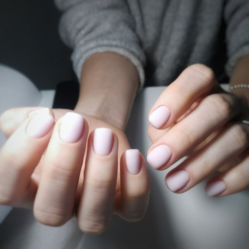 Маникюр на короткие ногти нежный нюдовый, фото - Ногтевая студия IV Nails Studio