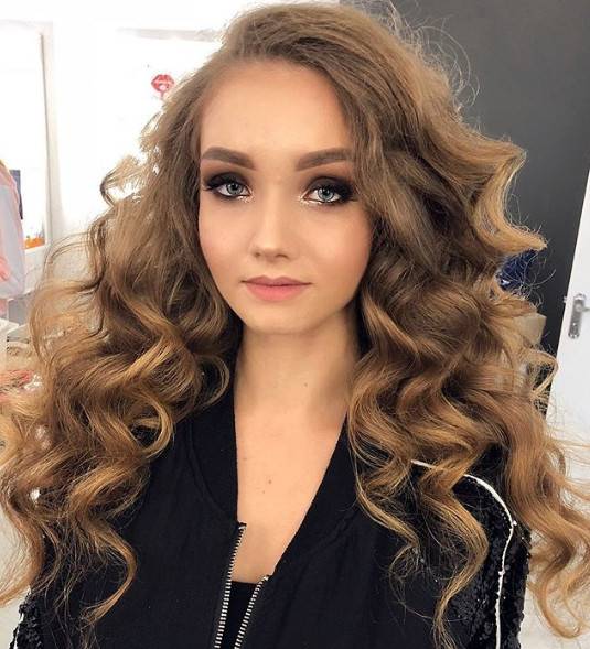 Стрижка на длинные волосы женская укладка волос, фото -  Make Beauty Studio