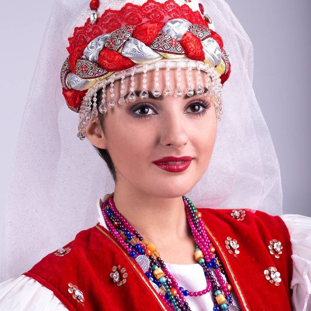 Портретна фотосесія в українському стилі жіночна, фото -  Вита