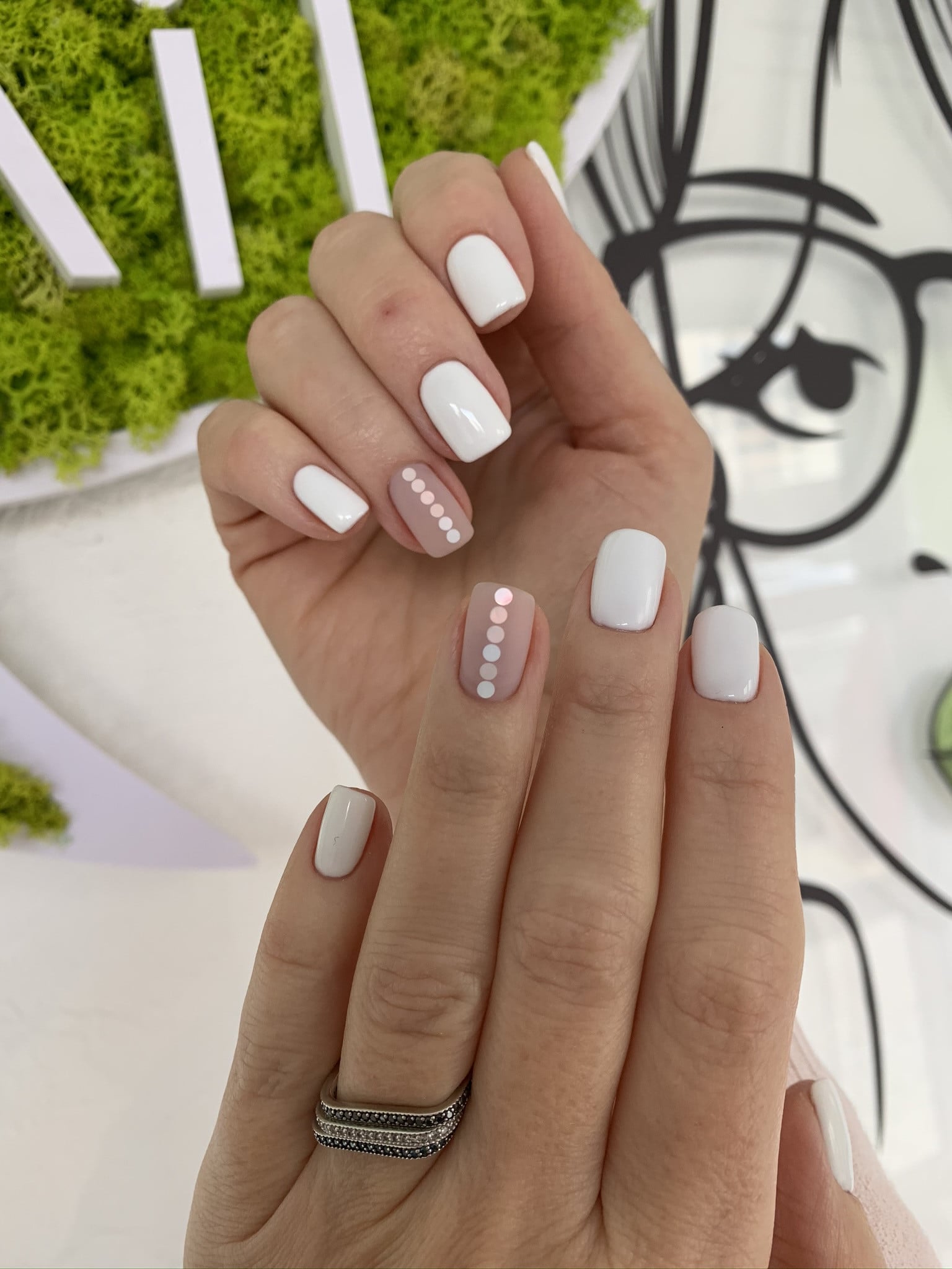 Білий манікюр нюдовий на квадратні нігті, фото - Студія краси Bla Bla Nail