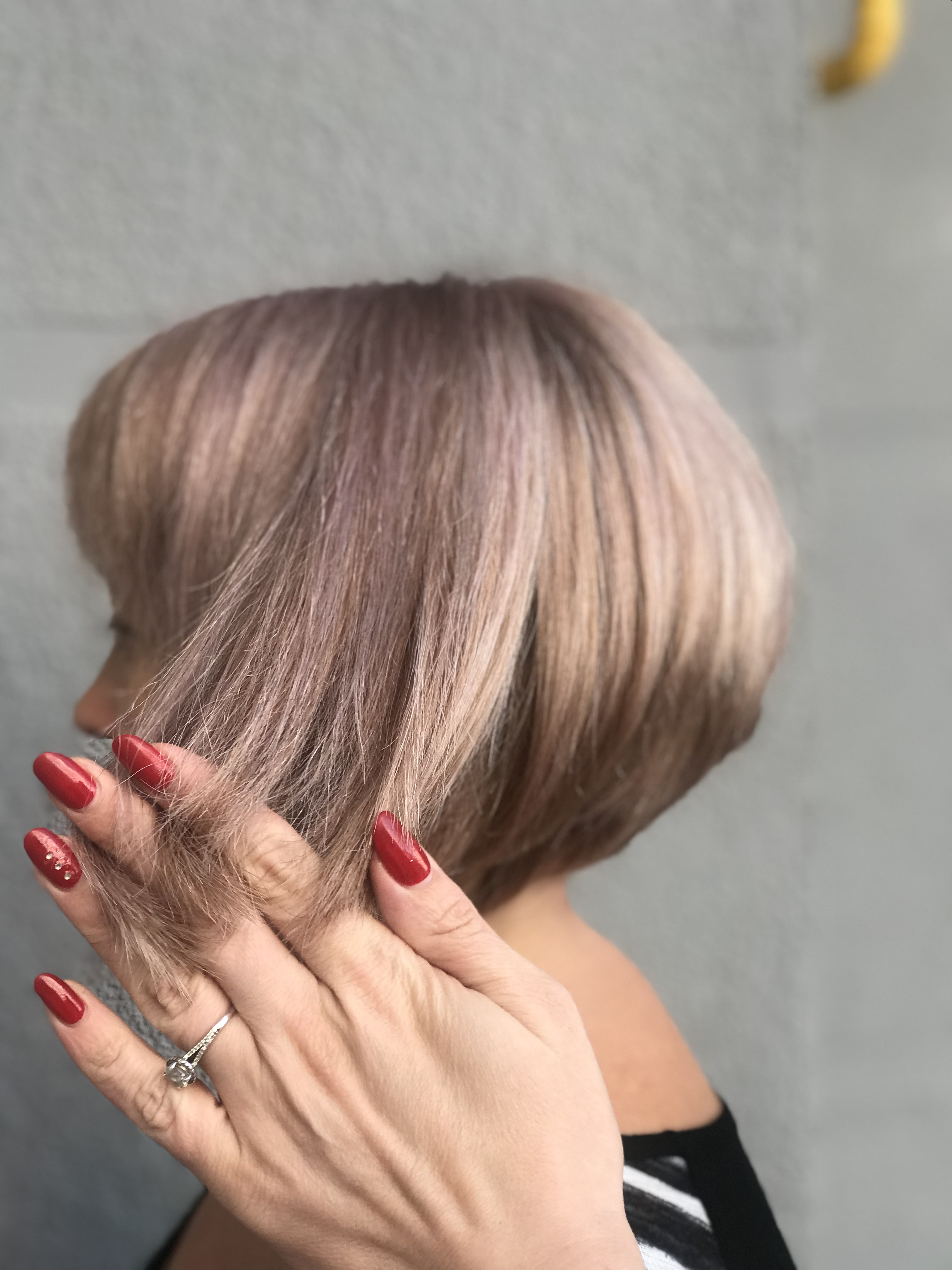 Короткая женская стрижка боб, фото - Студия красоты Beauty Sector