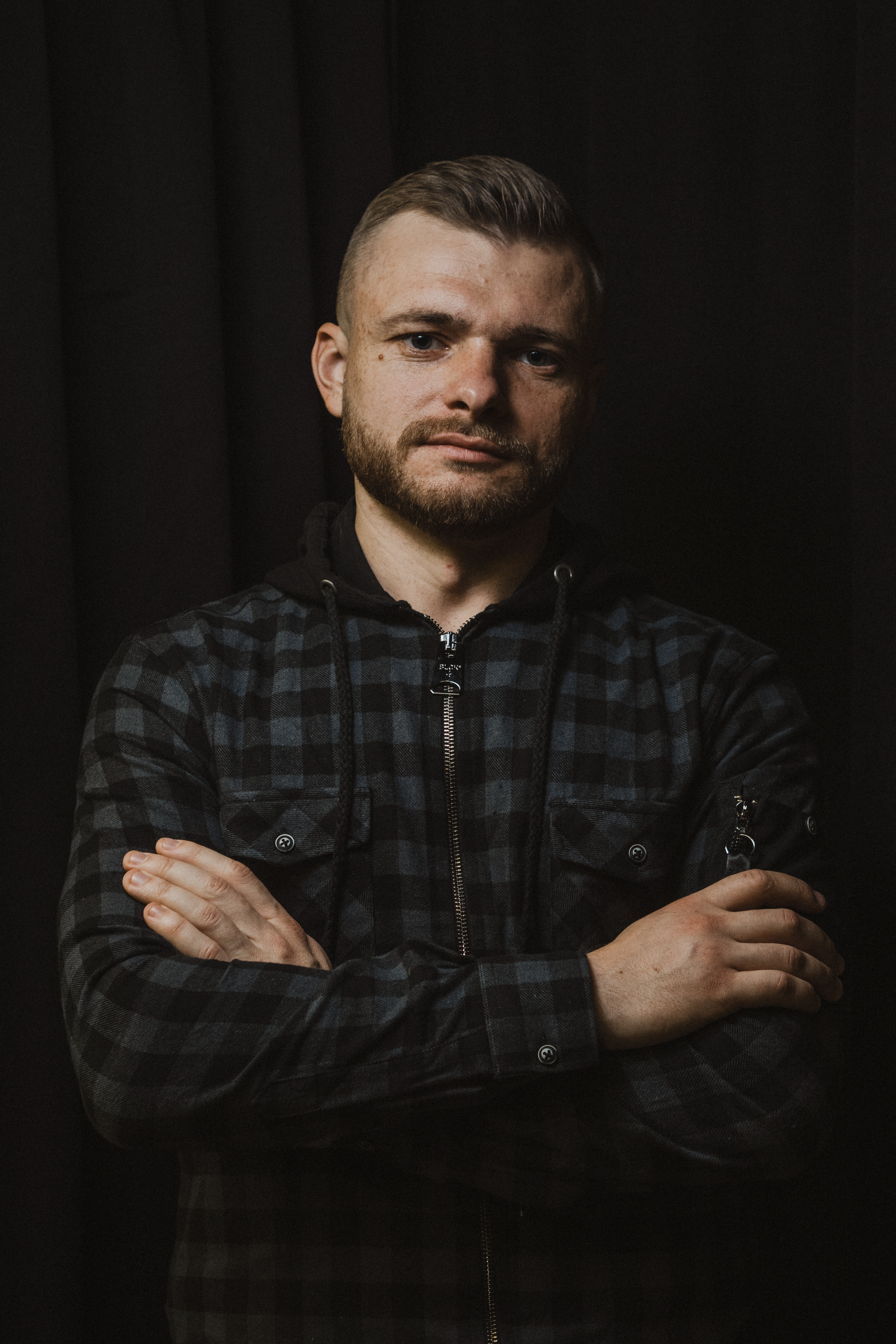 Чоловіча стрижка на коротке волосся фейд, фото - Барбершоп REBEL Barbershop