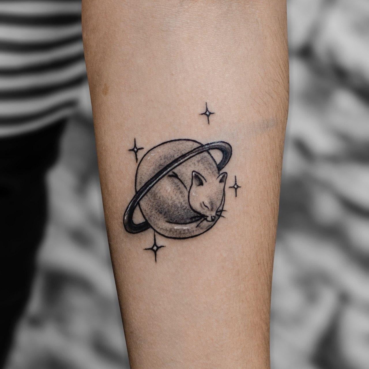 Кішка місяць абстракція, фото - Тату салон Teta Tattoo