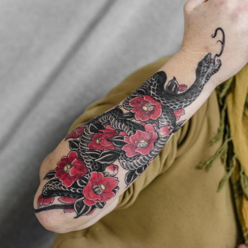 Тату змея на руке цветные, фото - Тату салон Teta Tattoo