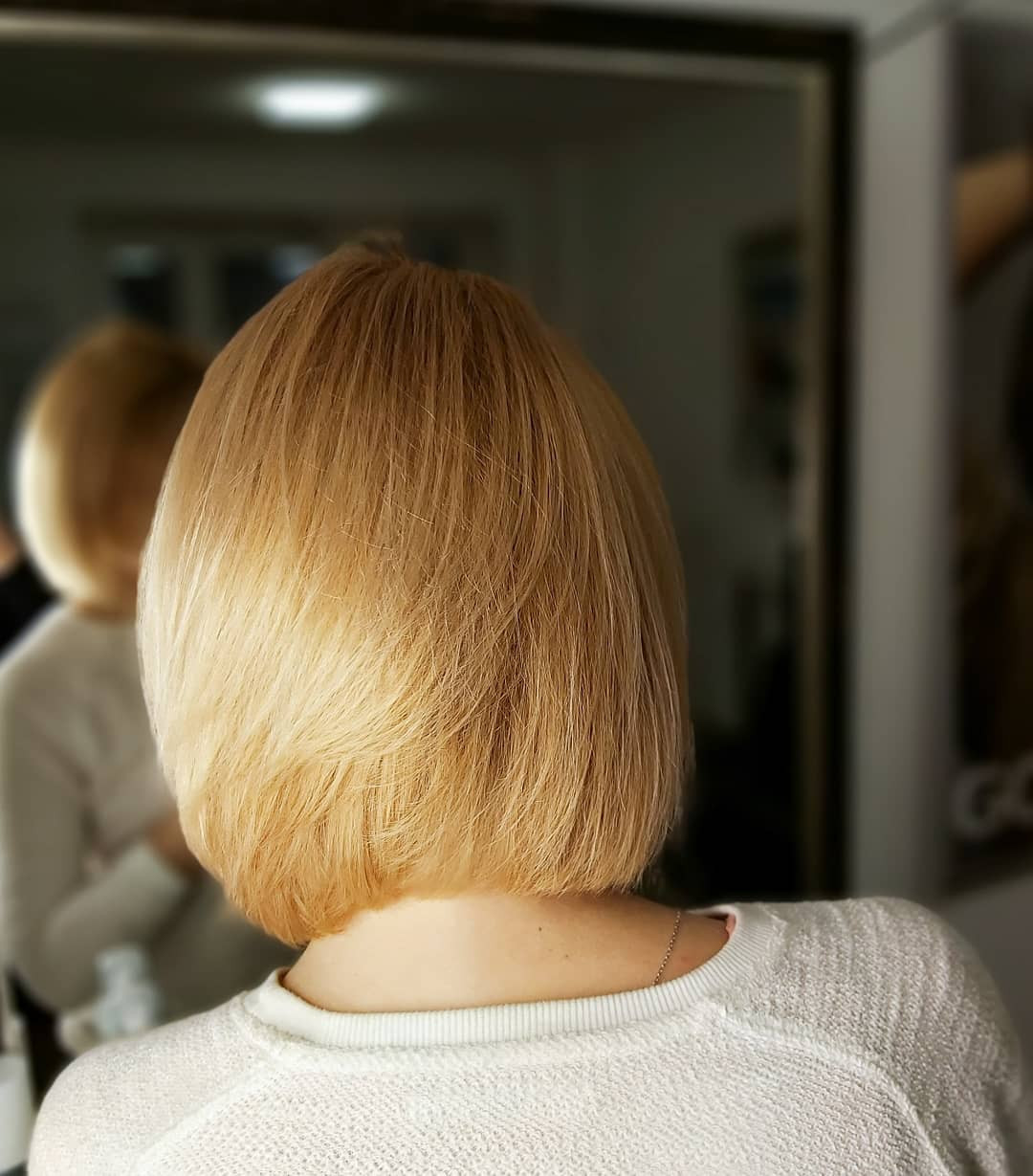 Стрижка каре короткая женская боб, фото -  LIBSTER BEAUTY ZONE