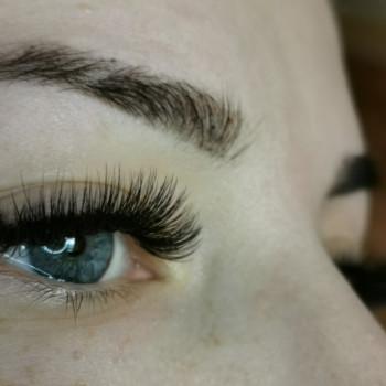 Нарощування вій оксамитові об'єми, фото - лешмейкер Елена Слюсарь