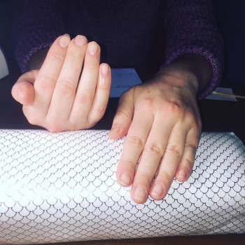 Маникюр
                    Майстер манікюру Валентина Цискараули Київ