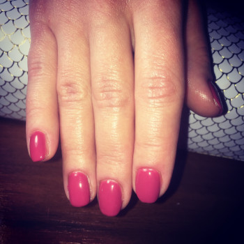 Маникюр
                    Майстер манікюру Валентина Цискараули Київ